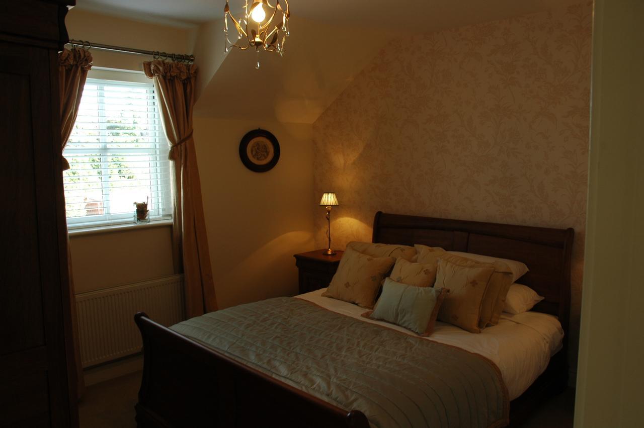 Moyvalley Hotel Self Catering Cottages Екстериор снимка