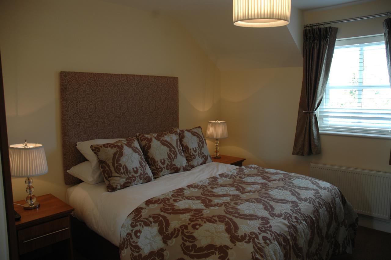 Moyvalley Hotel Self Catering Cottages Екстериор снимка