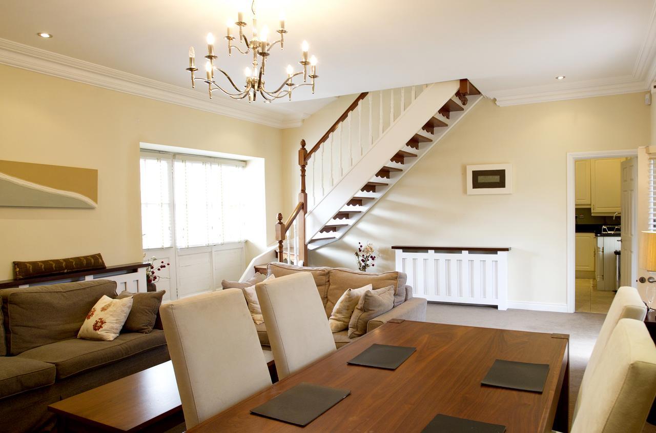 Moyvalley Hotel Self Catering Cottages Екстериор снимка