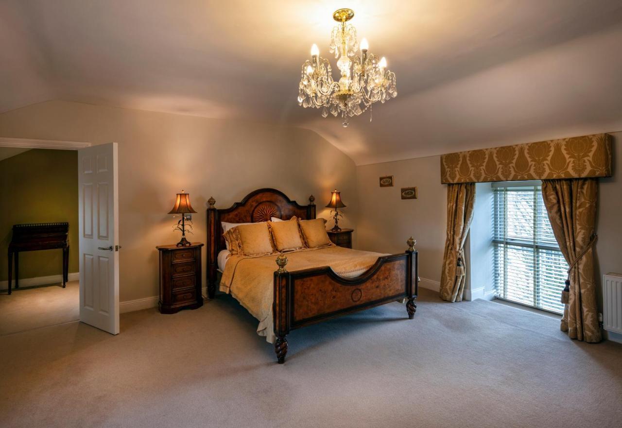 Moyvalley Hotel Self Catering Cottages Екстериор снимка